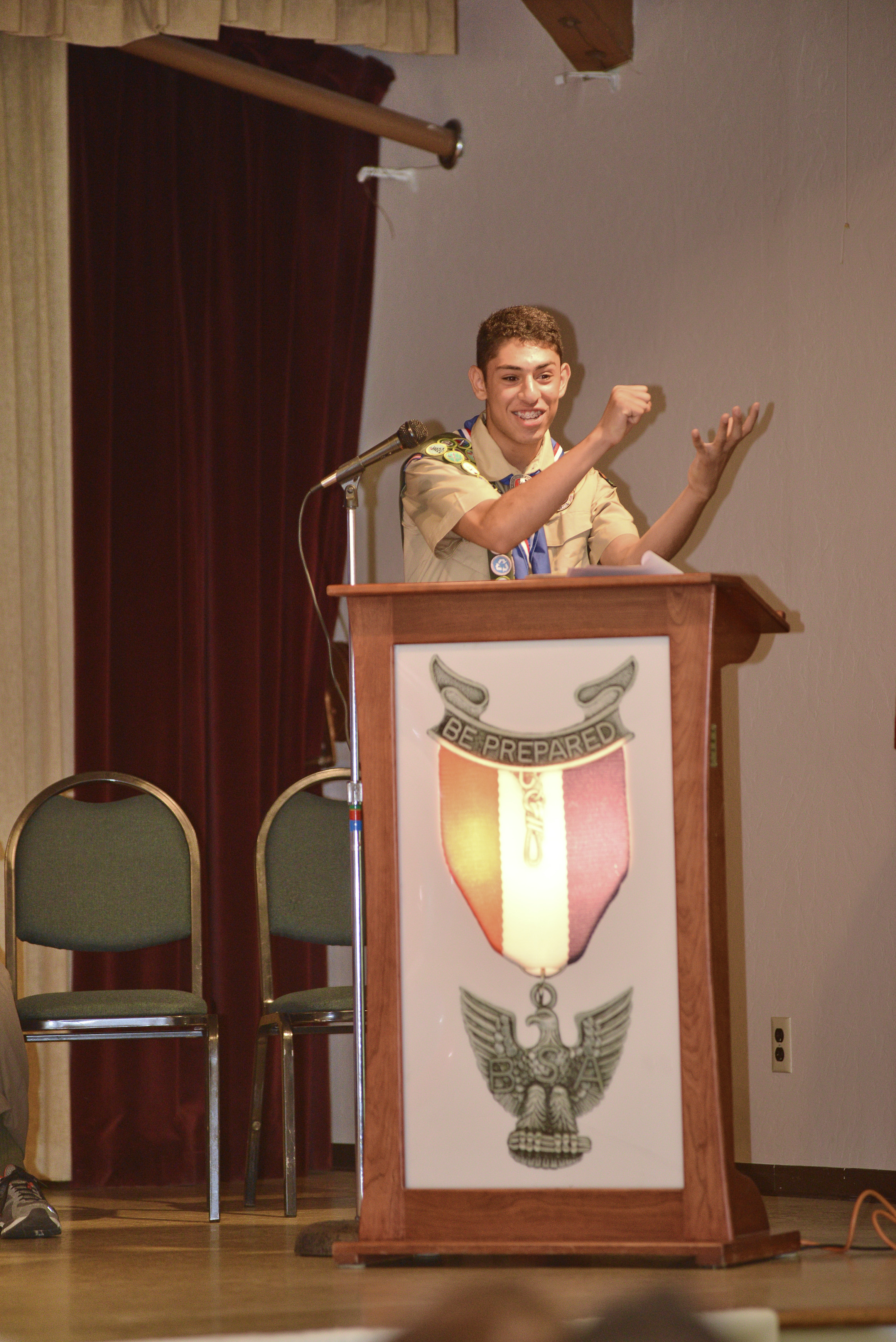 NIKON CORPORATION NIKON D600 70.0-200.0 mm f/2.8 200 mm 1/160 sec at f / 3.2 ISO 1600