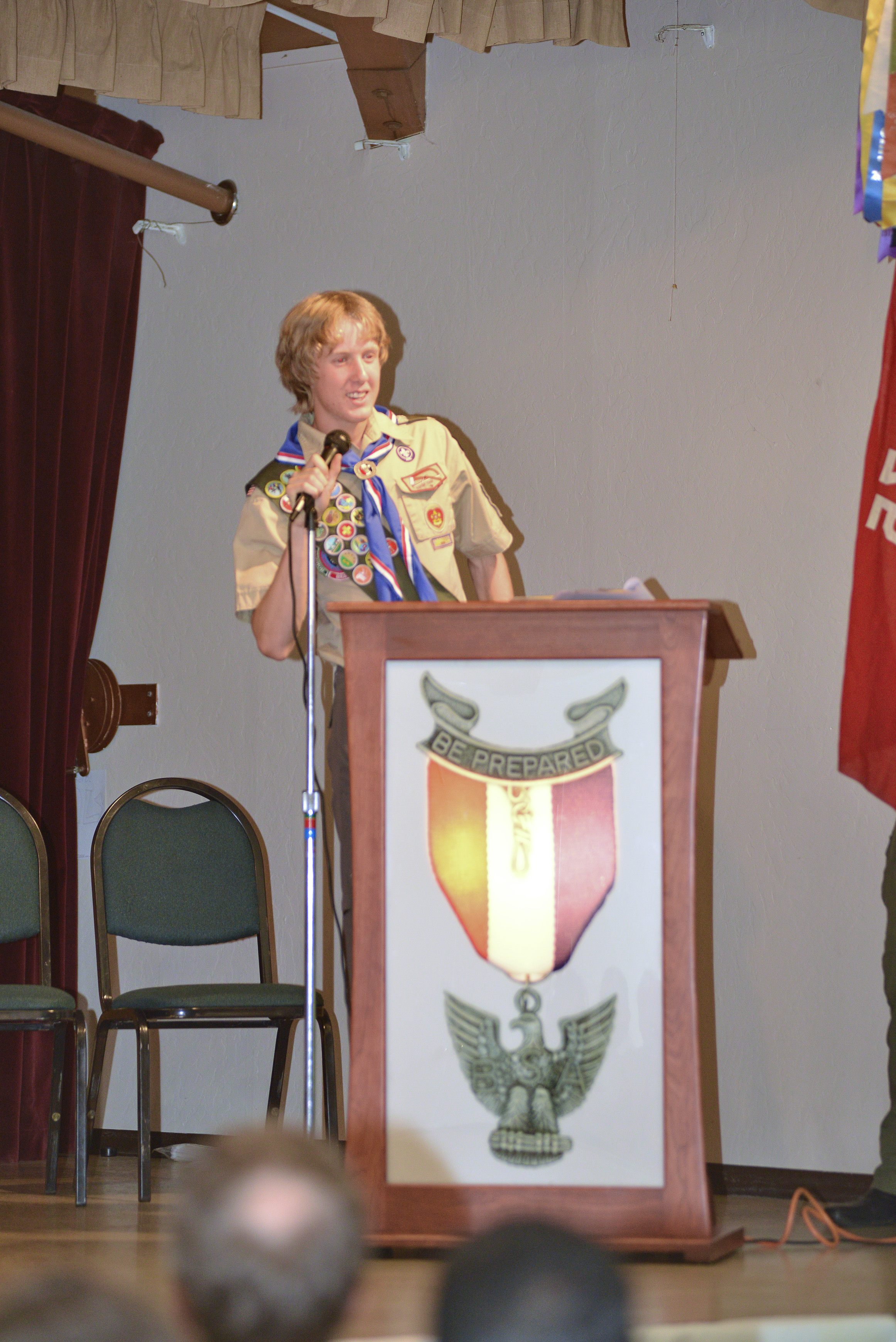 NIKON CORPORATION NIKON D600 70.0-200.0 mm f/2.8 150 mm 1/160 sec at f / 3.2 ISO 1600