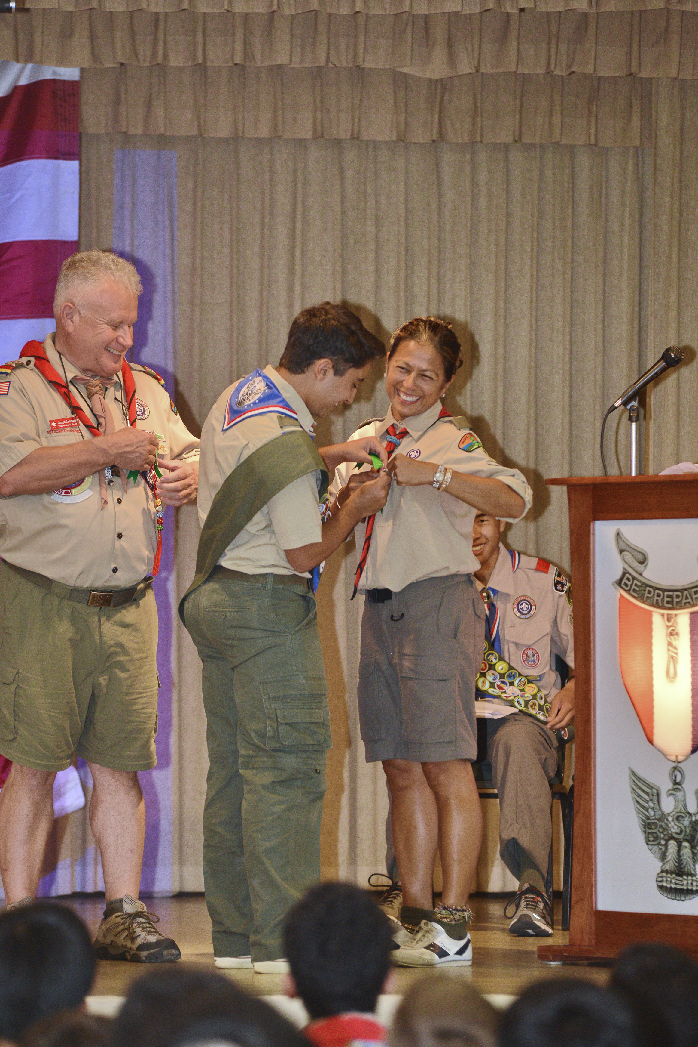 NIKON CORPORATION NIKON D600 70.0-200.0 mm f/2.8 200 mm 1/160 sec at f / 4.0 ISO 1600