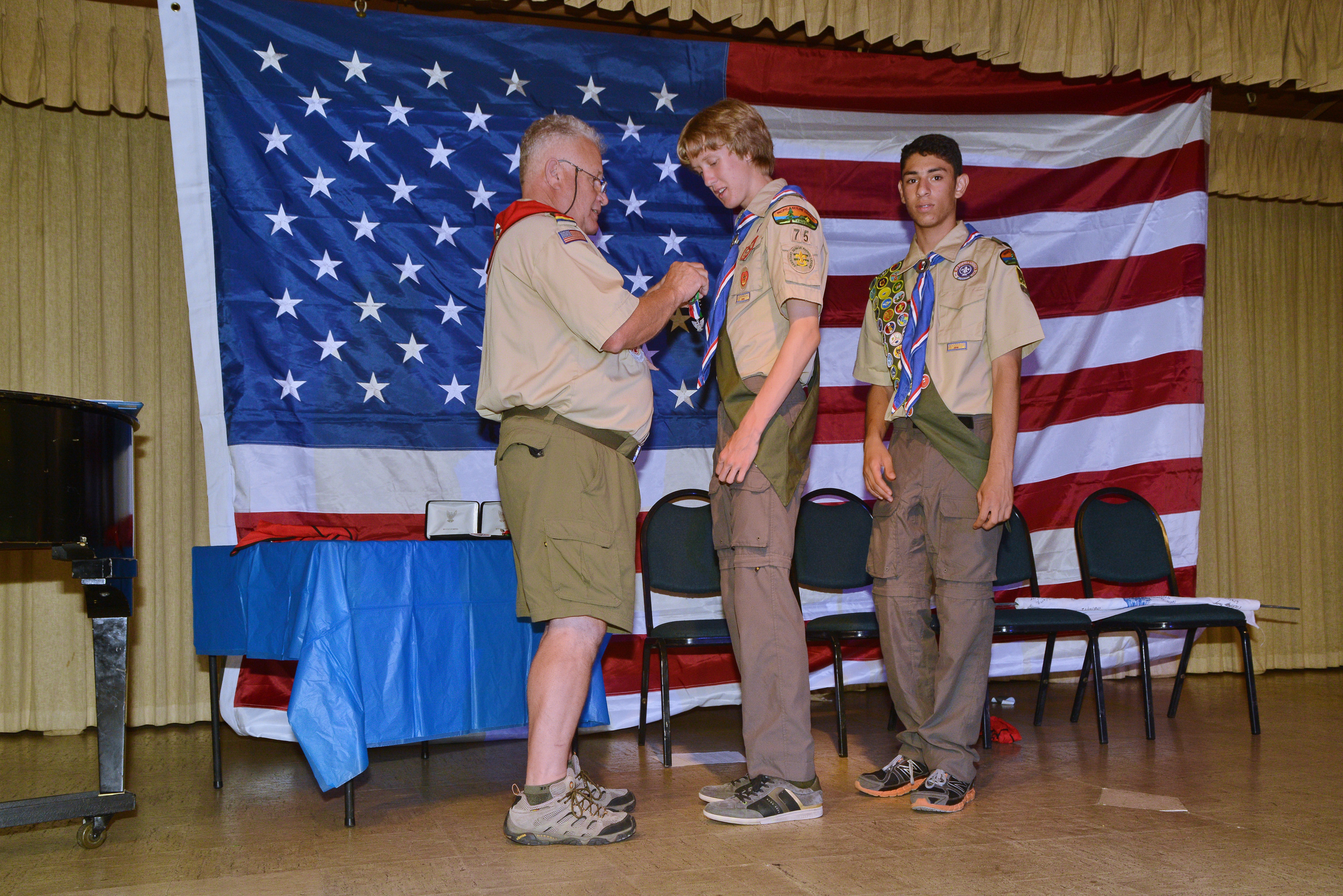 NIKON CORPORATION NIKON D600 24.0-70.0 mm f/2.8 32 mm 1/80 sec at f / 8.0 ISO 1000