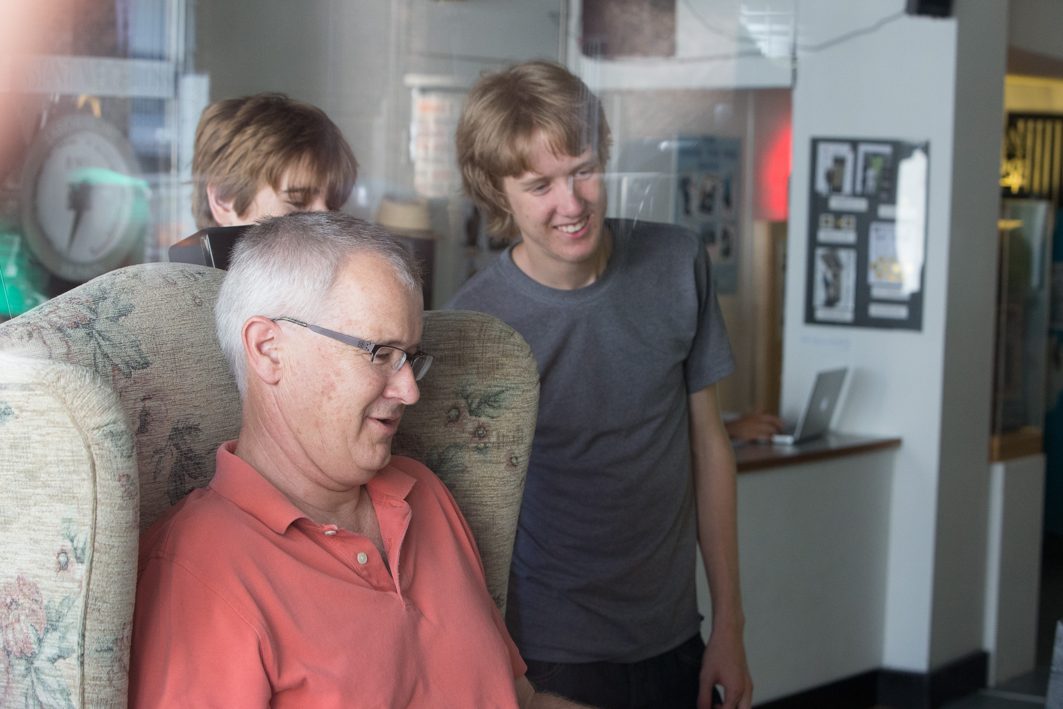 Canon Canon EOS-1D X EF70-200mm f/2.8L IS USM 70 mm 1/320 sec at f / 7.1 ISO 5000