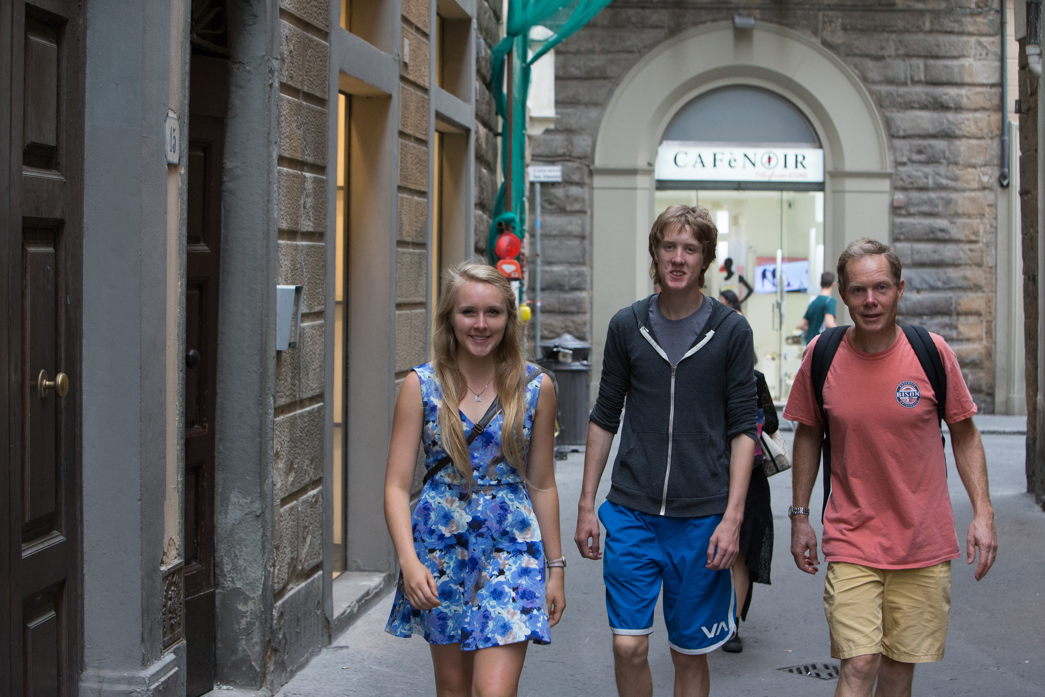 Canon Canon EOS-1D X EF70-200mm f/2.8L IS USM 70 mm 1/250 sec at f / 5.6 ISO 4000