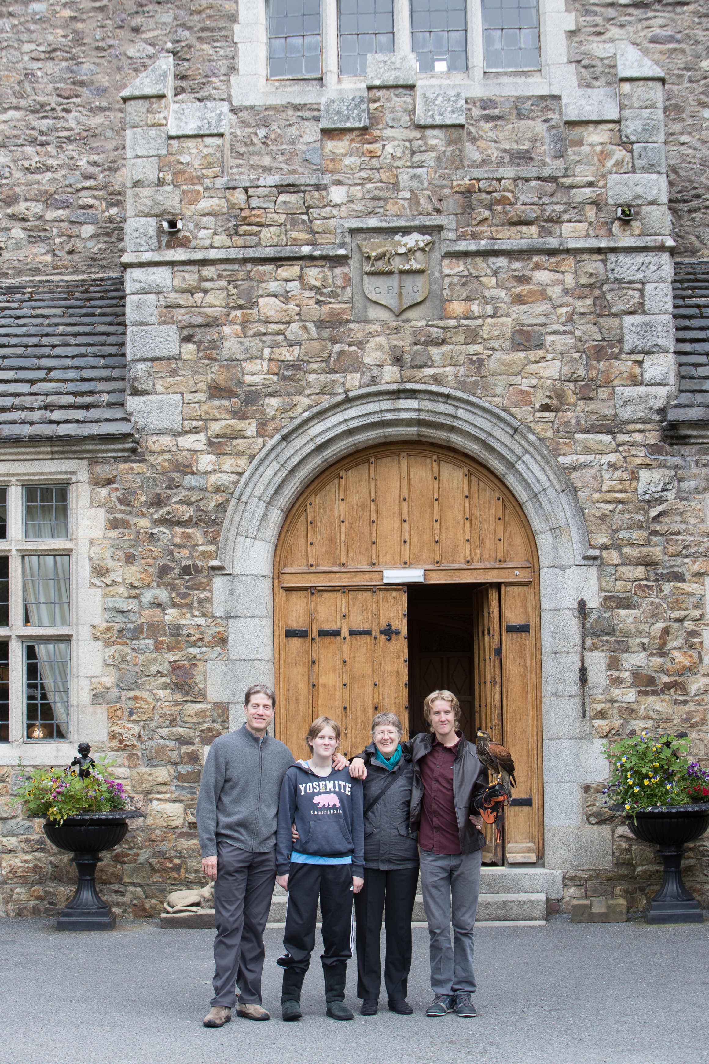 Canon Canon EOS-1D X Mark II EF70-200mm f/2.8L IS USM 73 mm 1/160 sec at f / 6.3 ISO 250